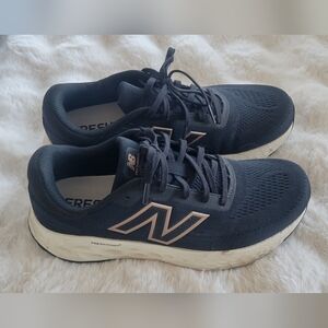 New Balance Black and White Fresh Foam Evoz